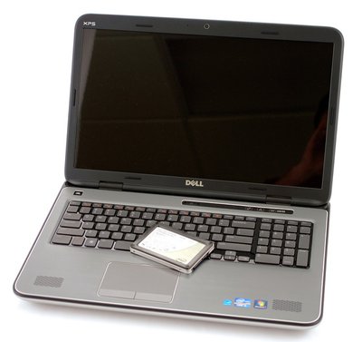 Intel-SSD-520-Dell-XPS-17-Keyboard.jpg