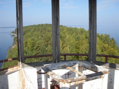 Вид из башни маяка на северо-западную оконечность острова Ивановский.JPG