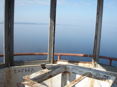 Вид из башни маяка на Петрозаводский берег.JPG